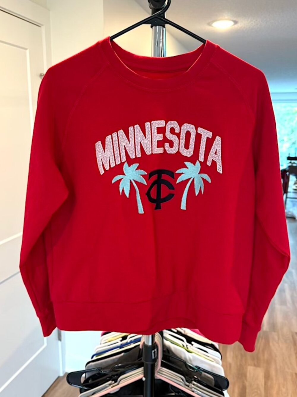 ⚾️ Minnesota Twins Red Sweatshirt in Small (EUC) - from Spring Training Camp!